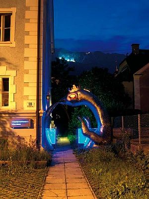 Oroboros (Harald Kirchebner) – the gateway to the MiPArt Gallery, Schöpfstrasse 18, Innsbruck, Austria (photo Alexander Halbwirth)