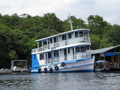 Amazon-boat 4384.JPG